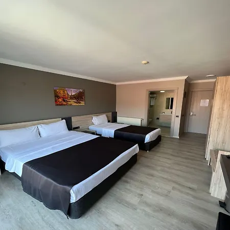 Hotel Grand Faik