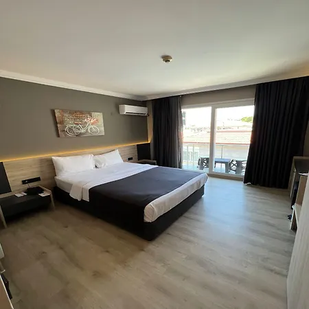 Hotel Grand Faik