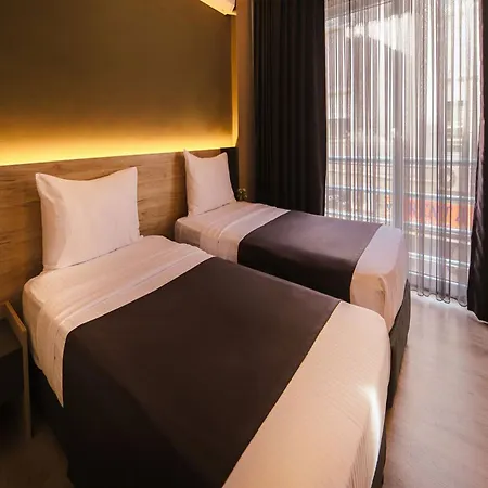 Hotel Grand Faik