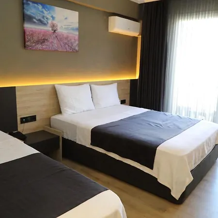 Grand Faik Otel Çeşme