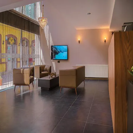 Otel Grand Faik Çeşme