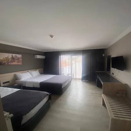 Grand Faik 3* Çeşme